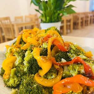 Eat your veg at Verde Hut in Porto