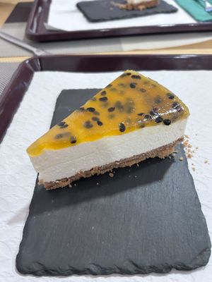 Cheesecake fruit de la passion  at Verde Hut in Porto