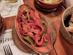 Paprika at Mësonjëtorja in Korca