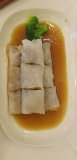 Rice noodle roll with day lily and lily bulb at Yang Shin 養心茶樓 in Taipei