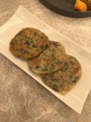 Pan fried mustard greens pancake  at Yang Shin 養心茶樓 in Taipei