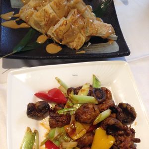 red bean curs with sesame sauce + fried mushrooms at Yang Shin 養心茶樓 in Taipei