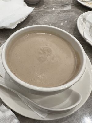 Walnut paste 7/10  at Yang Shin 養心茶樓 in Taipei