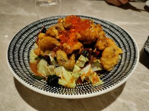 Deep fried mushrooms on a salad with a sweet truffle dressing at Yang Shin 養心茶樓 in Taipei
