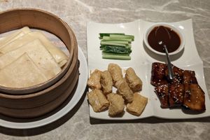 Bejing duck style oyster mushroom #Veganuary at Yang Shin 養心茶樓 in Taipei