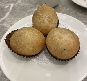 Deep fried mushroom puff   at Yang Shin 養心茶樓 in Taipei