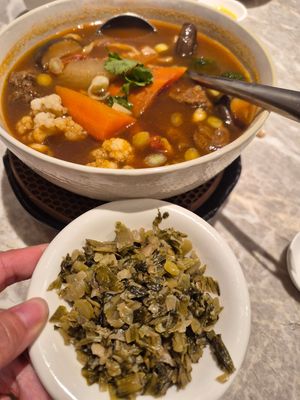Beef noodles at Yang Shin 養心茶樓 in Taipei
