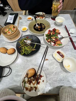 The spread   at Yang Shin 養心茶樓 in Taipei