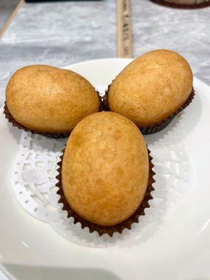 Deep fried mushroom puffs   at Yang Shin 養心茶樓 in Taipei