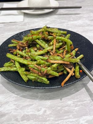 Stir fried crispy mushroom and string bean 
  at Yang Shin 養心茶樓 in Taipei