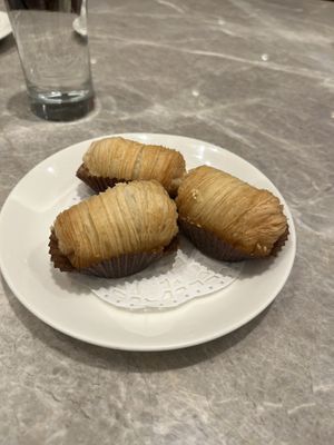Radish cocoon pastries   at Yang Shin 養心茶樓 in Taipei
