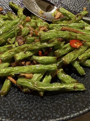 柳松乾煸四季豆.  Green bean is fried with Brown swordbelt and pickled radish to enhance the flavor.   at Yang Shin 養心茶樓 in Taipei