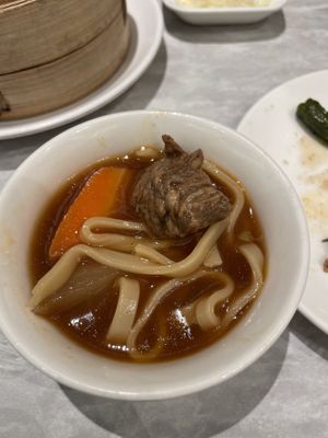 These beef alternatives were absolutely insane   at Yang Shin 養心茶樓 in Taipei