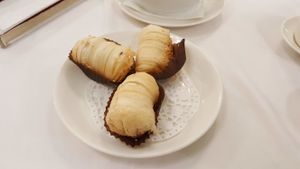 Daikon pastries were good at Yang Shin 養心茶樓 in Taipei