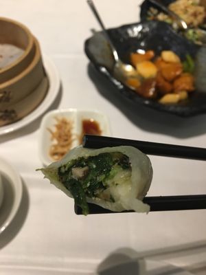 Vegetarian dumpling, sweet-and-sour bearded tooth mushroom at Yang Shin 養心茶樓 in Taipei