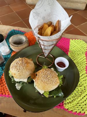 V burger/Sliders  at Cachimba in Minca