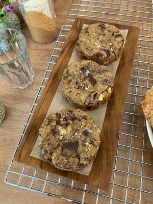 Vegan cookies at Perlant in Paris