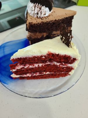 Red Velvet at Plant Bakery 플랜트 in Seoul