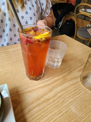 Passion fruit ade at Plant Bakery 플랜트 in Seoul