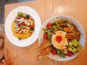 Briyani and humms salad at Plant Bakery 플랜트 in Seoul