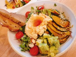Humms salad with avo topping at Plant Bakery 플랜트 in Seoul
