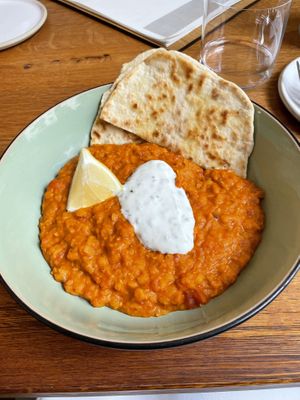 Lentils dal with flatbread, mintcream and lemonn  at WILLICHS in Mainz