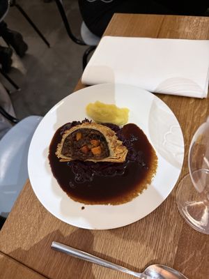 Hokkaido Kürbis in Blätterteig  at WILLICHS in Mainz