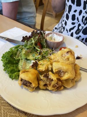 Blumenkohlschnitzel  at Hirschenwirt in Eichstaett