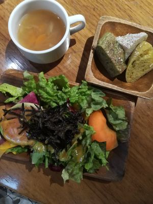 Eat-all-you-can salad at Bio Cafe in Tokyo