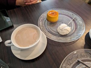 Café Set: Soy Café au lait and Pumpkin Soy Cheesecake at Bio Cafe in Tokyo