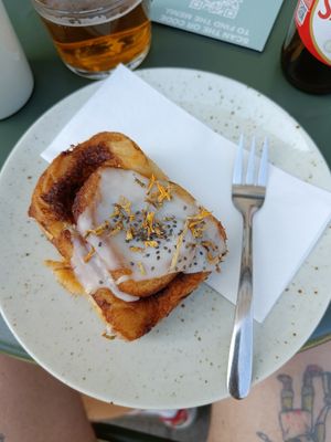 Cinnamon bun at Good One Café - Schanze in Hamburg