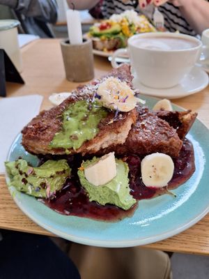 War super lecker und nicht zu süß 💚 at Good One Café - Schanze in Hamburg