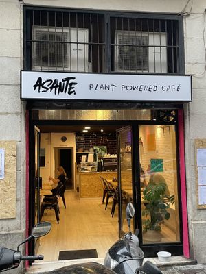 Entrance  at Asante in Barcelona