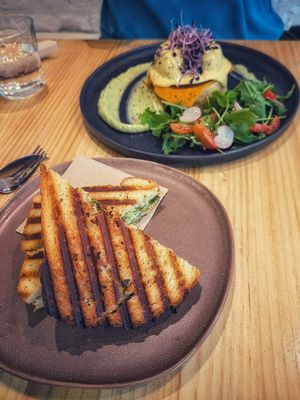 Huevos benedict y bikini  at Asante in Barcelona