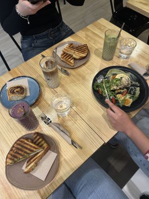 Grilled sandwiches, cinnamon rolls and eggs Benedict   at Asante in Barcelona