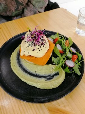 Eggs Benedict at Asante in Barcelona