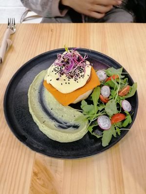 Eggs Benedict at Asante in Barcelona