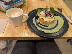 Eggs Benedict at Asante in Barcelona