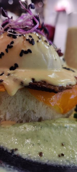 Vegan Eggs Bennedict at Asante in Barcelona