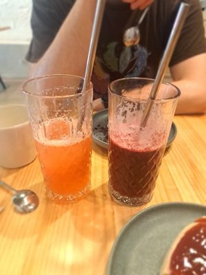 Strawberry and blueberry lemonade at Asante in Barcelona