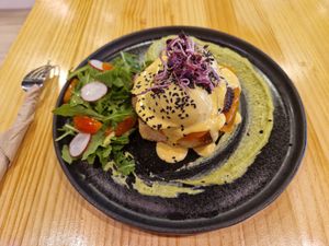 "Ous" a la benedictina (vegan benedict eggs): hi aniria cada dia tan sols per aquest plat!!! at Asante in Barcelona