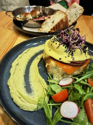 The eggs Benedict was out of sight good  at Asante in Barcelona