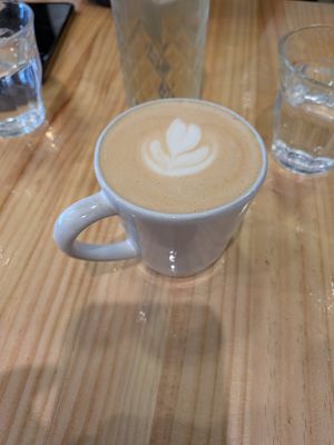 Café Latte with Oatly 5/5 at Asante in Barcelona