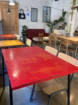  at Monkee Koffee in Madrid