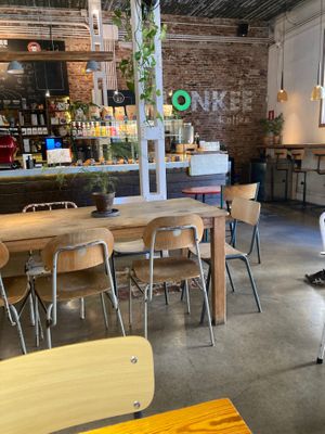  at Monkee Koffee in Madrid