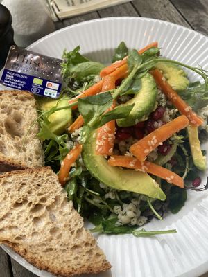 Salat mit Avocado   at Cafe Vin & Brød in Maribo