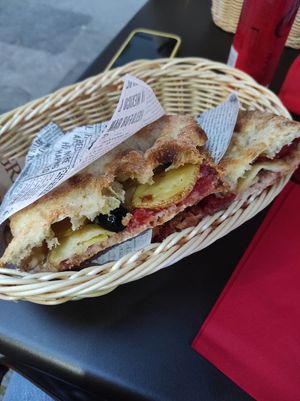 Isolana pinsa at Numero 1 in Parma