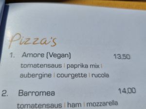 One vegan labelled pizza on menu at Pizzeria La Casa in Breskens