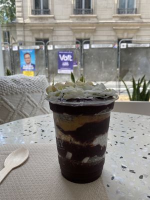   at Oakberry - Trinité in Paris