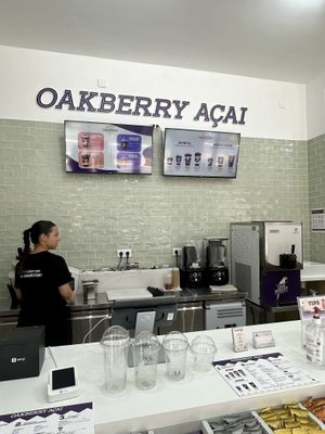   at Oakberry - Trinité in Paris
